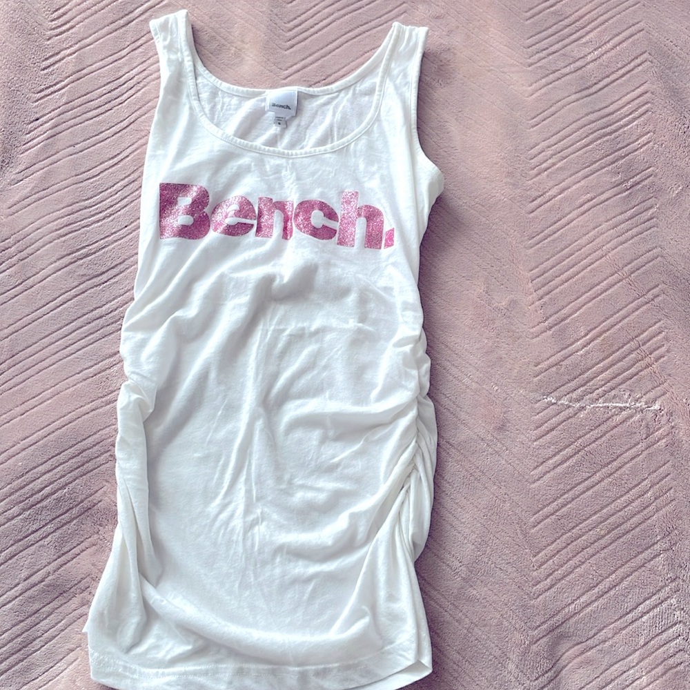 Bench small tank top, bench lettering in glittter pink